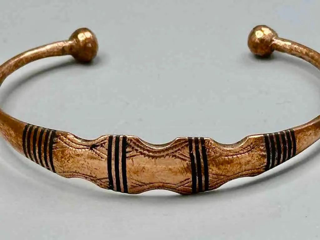 Tuareg Multiple Stripe Inlay Indented Sides Etched Flat Copper Bracelet