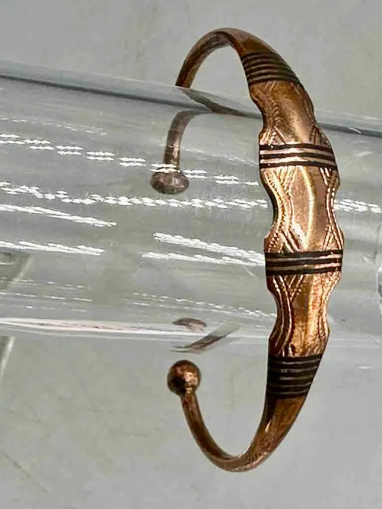 Tuareg Multiple Stripe Inlay Indented Sides Etched Flat Copper Bracelet