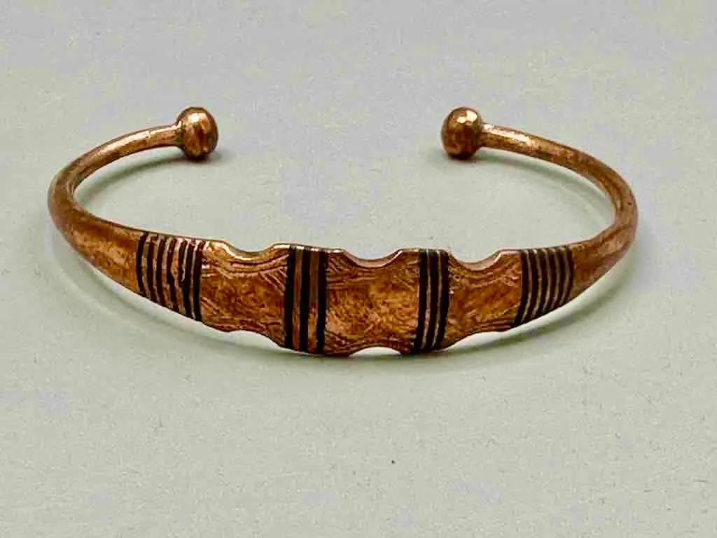 Tuareg Multiple Stripe Inlay Indented Sides Etched Flat Copper Bracelet