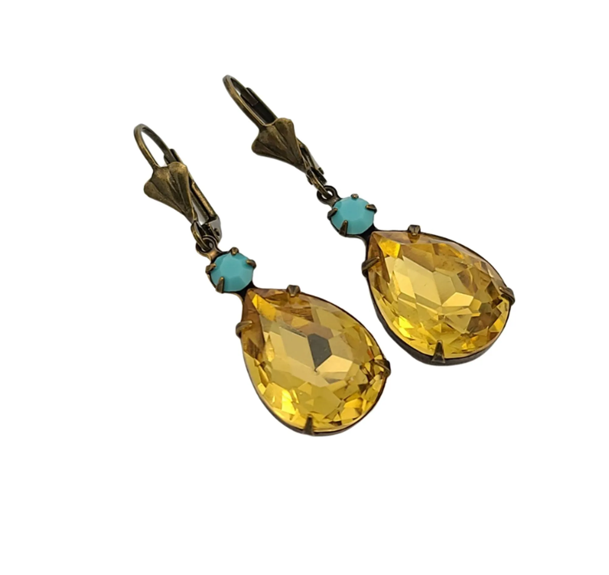Vintage-Inspired Gold Crystal Teardrop Dangle Earrings.