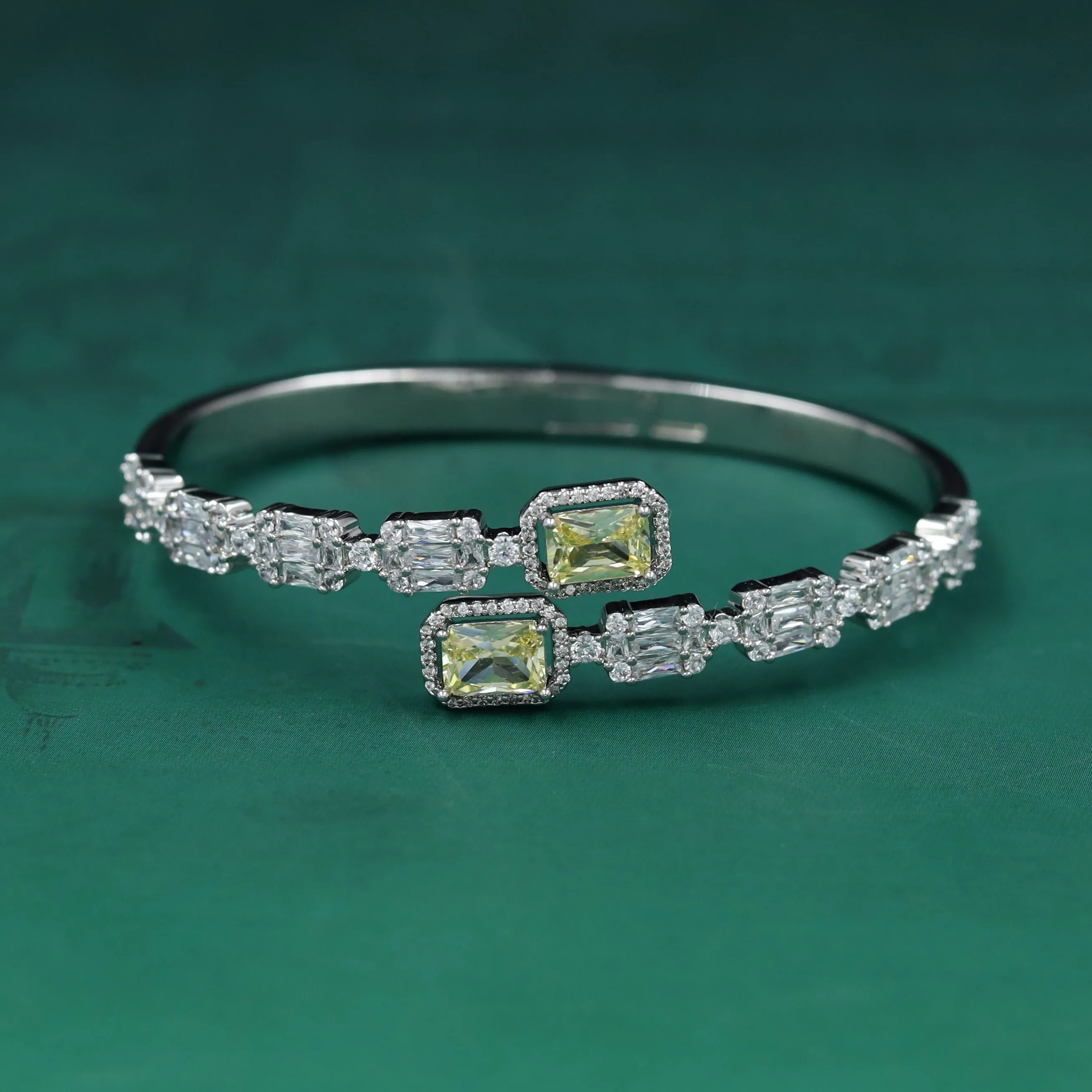 Zircon/AD Bracelet 10515-28
