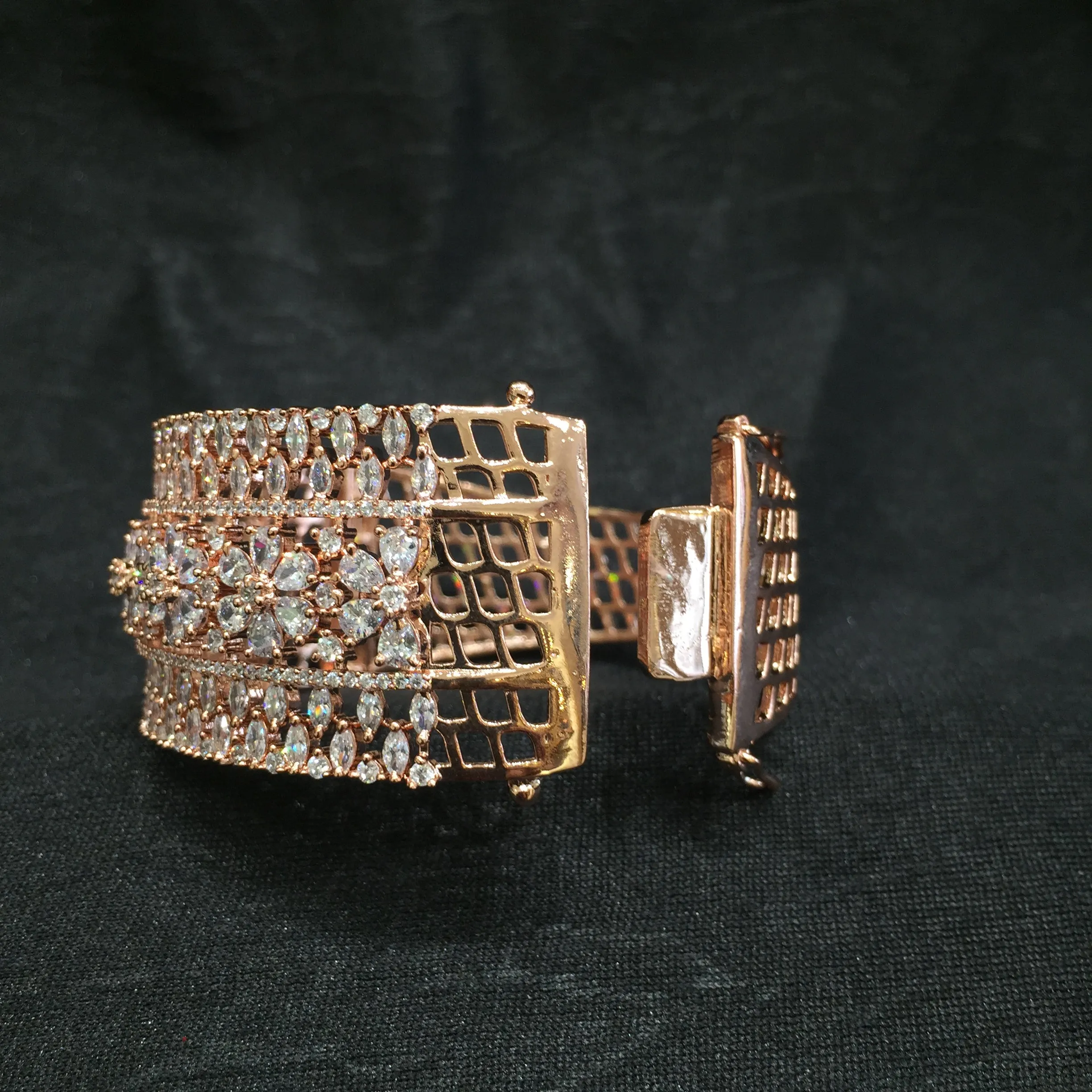Zircon/AD Bracelet 4076-69