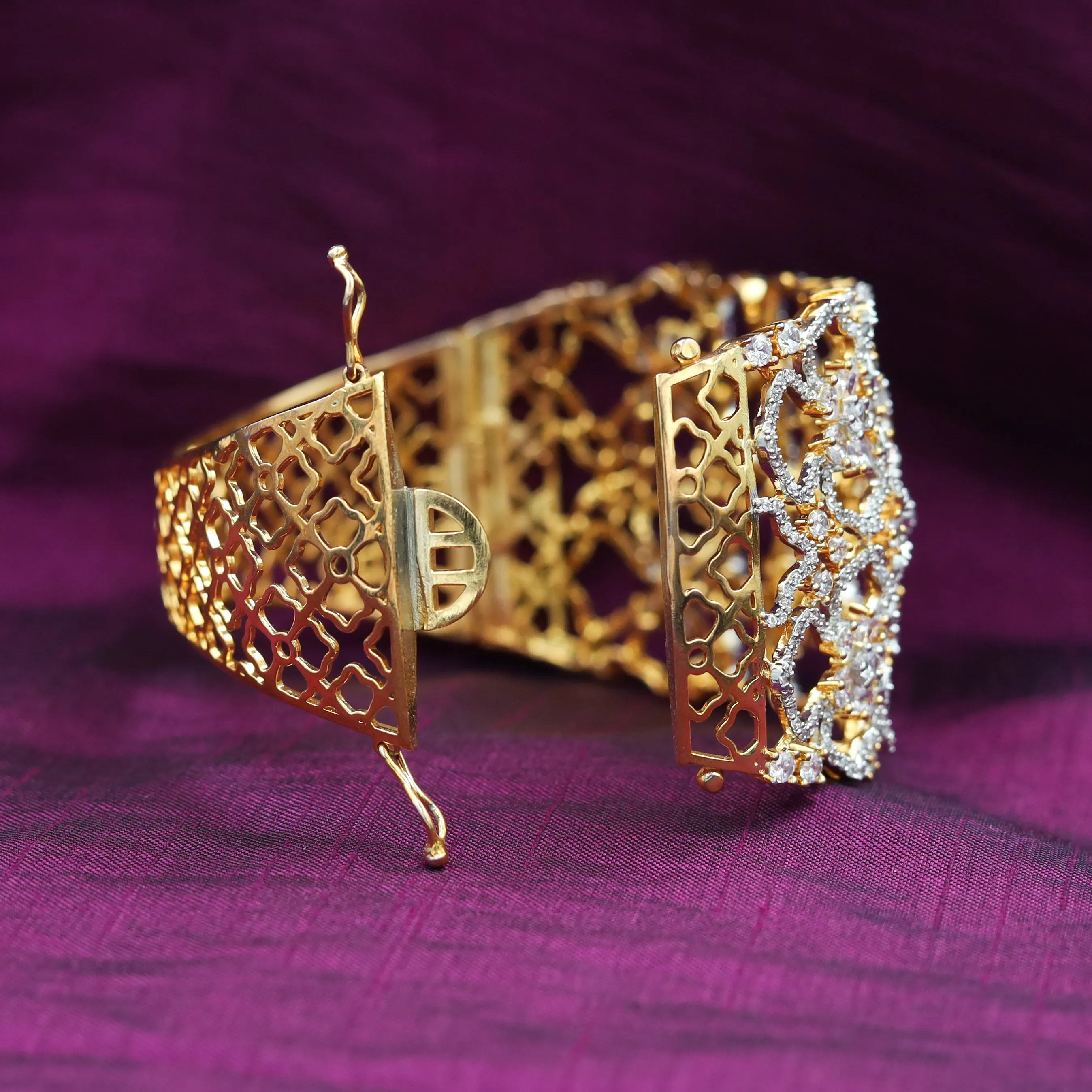 Zircon/AD Bracelet 4080-69